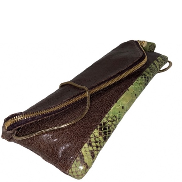 Henri Bendel Dark Brown Clutch with Gold Zipper - Picture 4 of 8